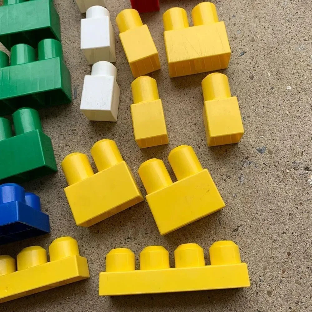 Mega Bloks Puppy Build N Sort Partial Set
